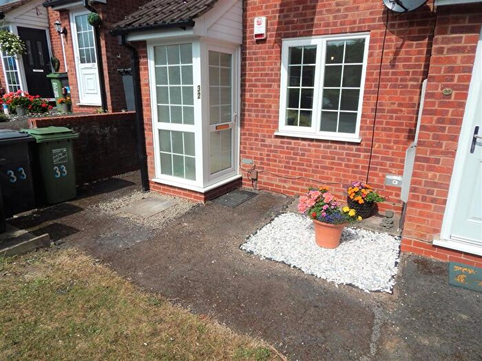 1 Bedroom Maisonette To Rent In Perryfields Close, Redditch, B98