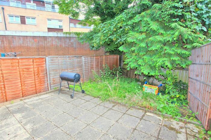 1 Bedroom Apartment To Rent In Carlingford Road, London, N15
