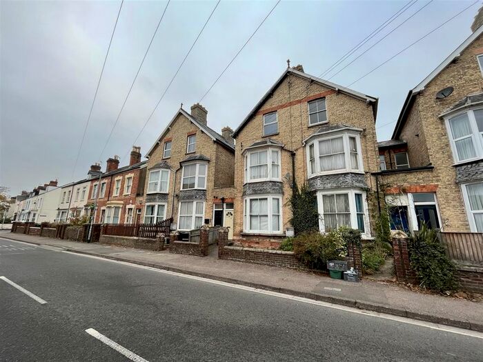 1 Bedroom Flat To Rent In Cheddon Road, Taunton, Somerset, TA2