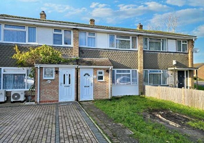 3 Bedroom Terraced House To Rent In Elvaston Way, Tilehurst, RG30