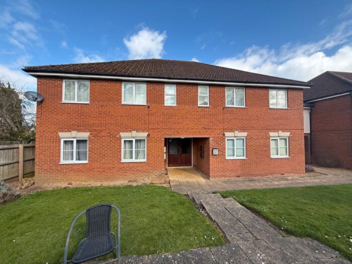 2 Bedroom Flat To Rent In Manning Road, Moulton, NN3