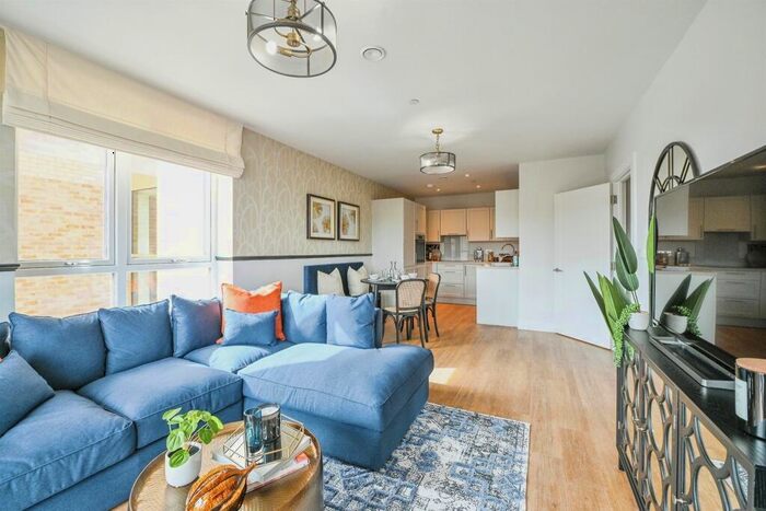 1 Bedroom Apartment For Sale In Park Rise, Sunrise Avenue, Hornchurch, RM12