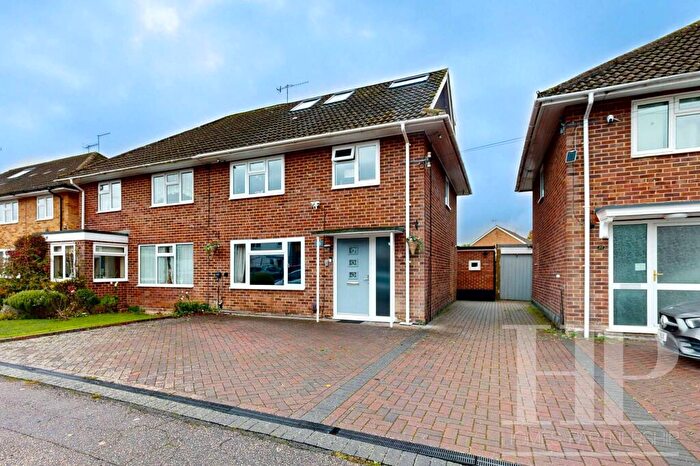 4 Bedroom Semi-Detached House For Sale In Burns Road, Crawley, RH10