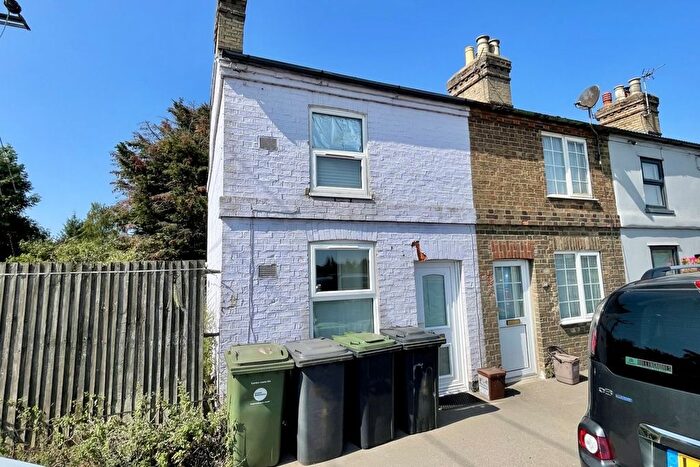 2 Bedroom End Of Terrace House For Sale In High Road, Beeston, SG19
