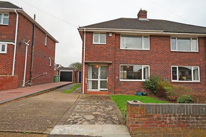 3 Bedroom Semi-Detached House To Rent In Richmond Rise, Portchester, Fareham, PO16