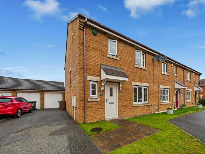 3 Bedroom Semi-Detached House For Sale In Earlsmeadow, Earsdon View, NE27