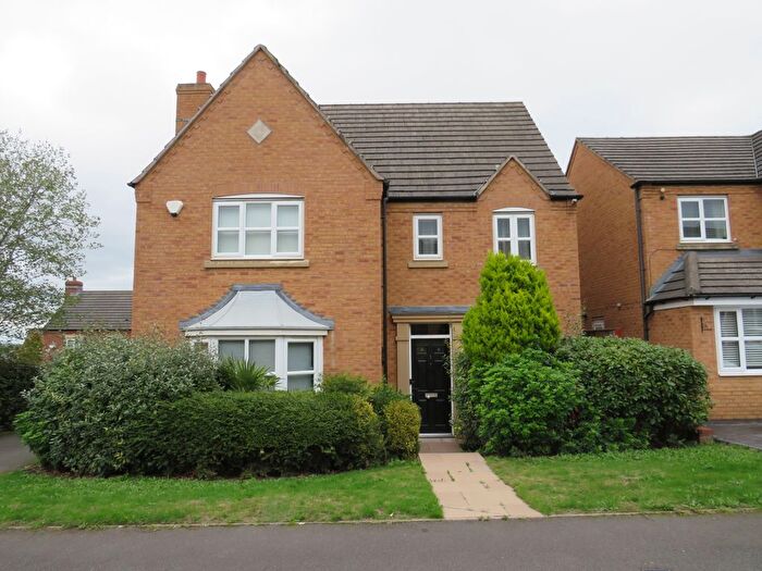 4 Bedroom Property To Rent In Mayfly Close, Oldbury, B69