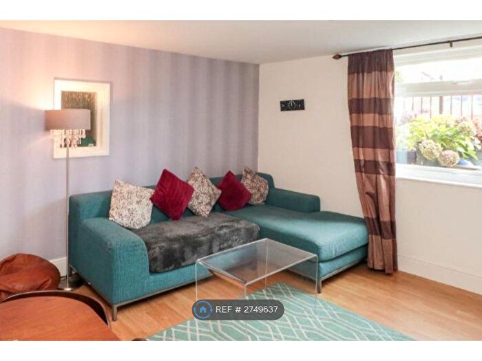 1 Bedroom Flat To Rent In Wellington Terrace, Whitby, YO21