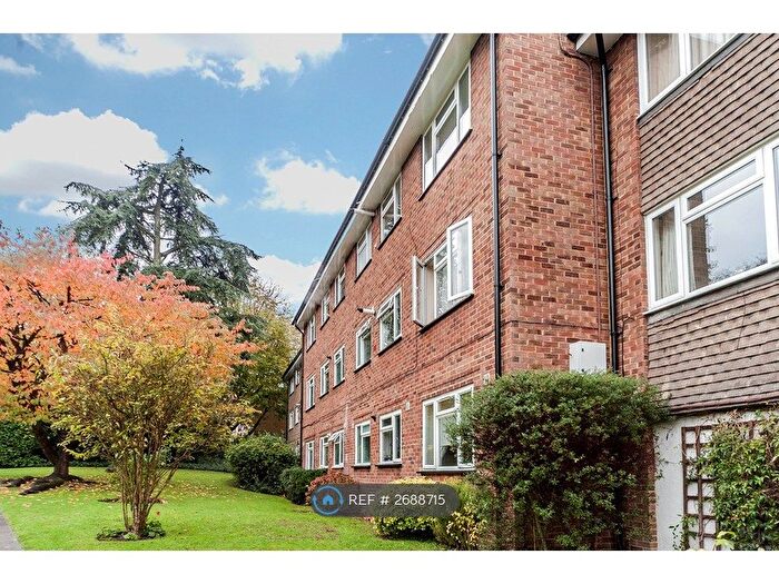 2 Bedroom Flat To Rent In Avondale Court, Sutton, SM2