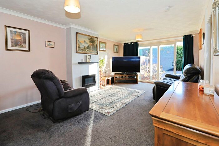 2 Bedroom Semi-detached House For Sale In Highlow Avenue, Kidderminster, DY11