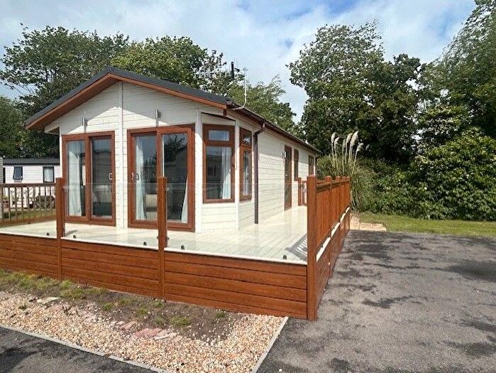 2 Bedroom Lodge For Sale In Chichester Lakeside Holiday Park, Vinnetrow Rd Chichester, PO20