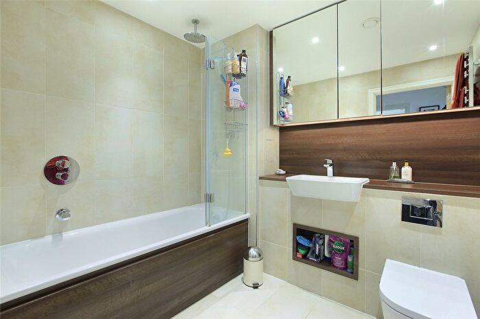 1 Bedroom Flat For Sale In Collet House, Wandsworth Road, SW8
