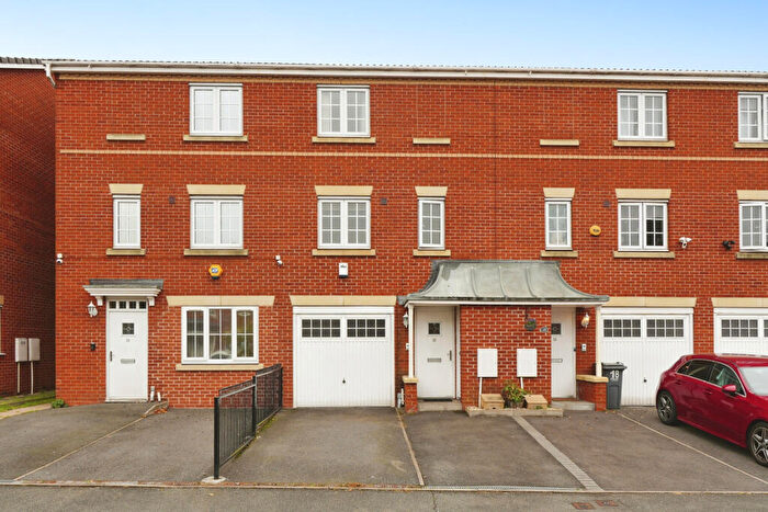 3 Bedroom Town House For Sale In Callaghan Drive, Oldbury, B69