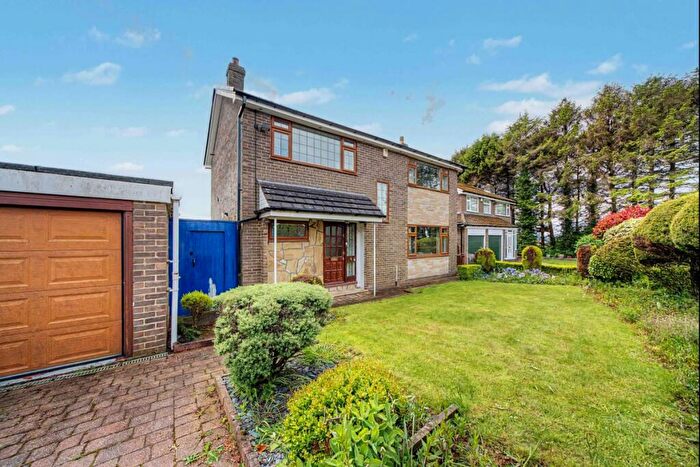 4 Bedroom Detached House For Sale In Westleigh Way, Shipley, BD17