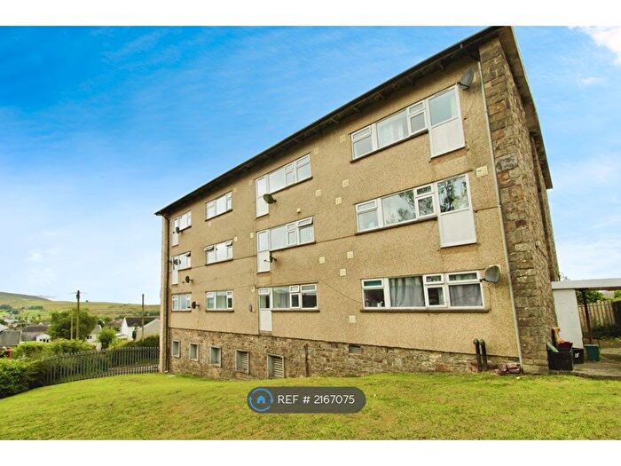 1 Bedroom Flat To Rent In The Hendre Flats, Brynmawr, Gwent, NP23