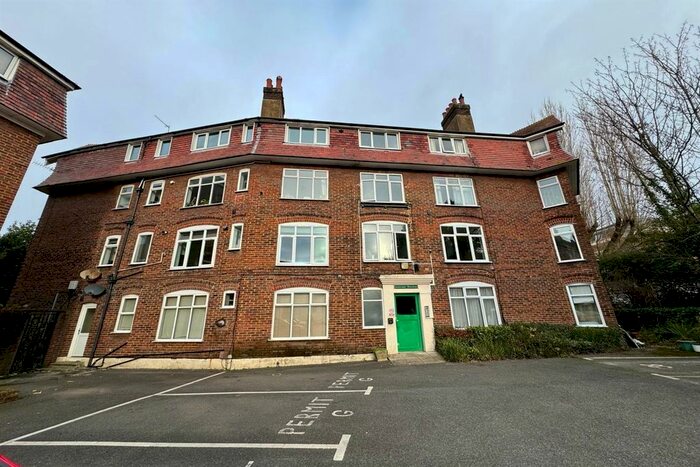 2 Bedroom Flat To Rent In Grosvenor Square, Southampton, SO15