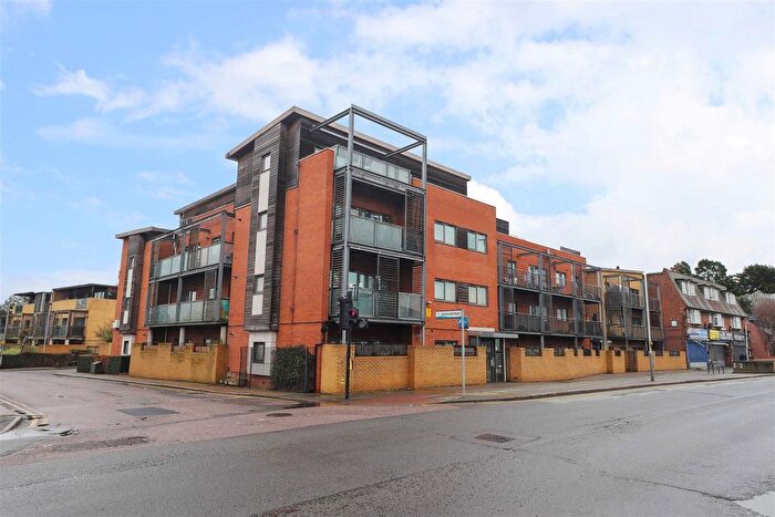 2 Bedroom Flat To Rent In Hart House, Uxbridge Road, Hayes, UB4