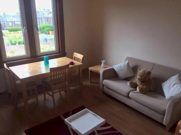 2 Bedroom Flat To Rent In Macaulay Street, Dundee, DD3