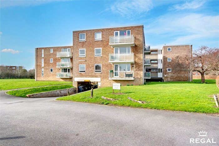 2 Bedroom Apartment For Sale In De Havilland House, Curlew Road, Christchurch, BH23