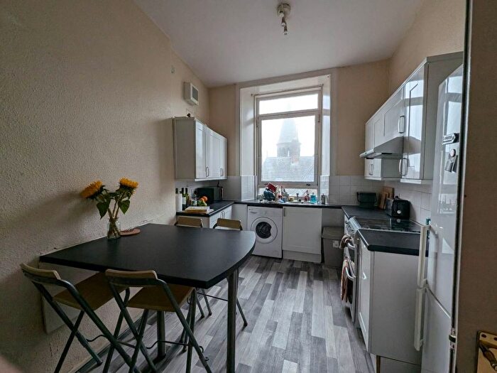 3 Bedroom Flat To Rent In Barclay Place, Edinburgh, EH10