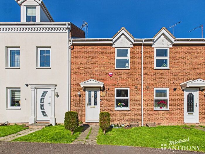 2 Bedroom Property For Sale In Stonechat, Aylesbury, HP19