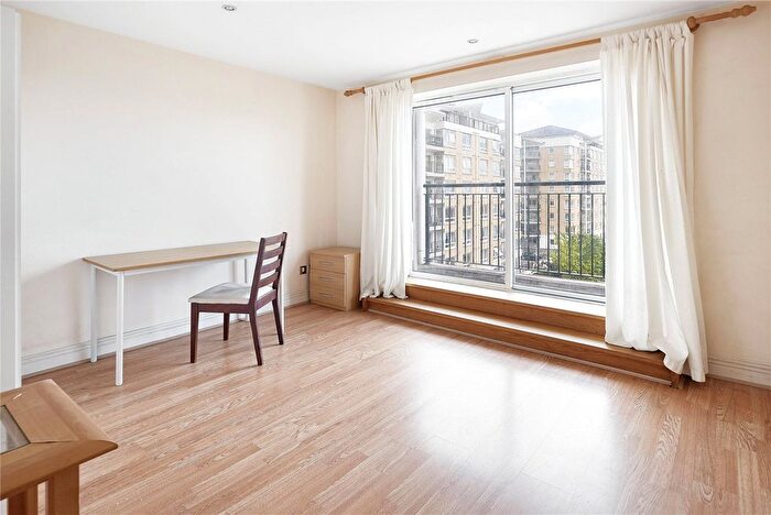 2 Bedroom Flat To Rent In Studley Court, Jamestown Way, E14