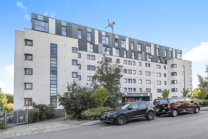 Studio To Rent In Greenhouse, Leeds, LS11