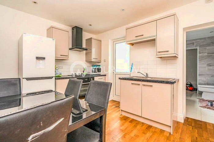 3 Bedroom Terraced House To Rent In Saunders Street, Gillingham, Kent, ME7