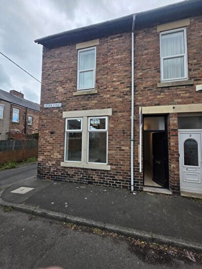 3 Bedroom Flat To Rent In Lieven Street, Hazelrigg, Newcastle Upon Tyne, NE13