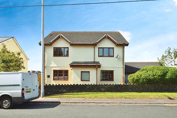 4 Bedroom Detached House For Sale In Pyle Road, Pyle, Bridgend, CF33