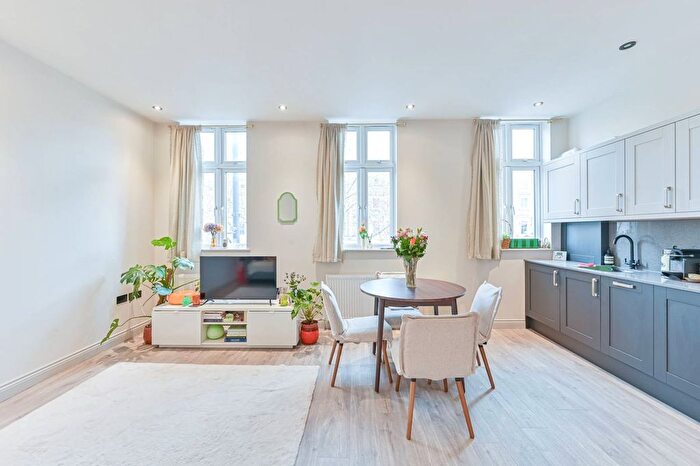 1 Bedroom Flat To Rent In Astoria Walk, Brixton, London, SW9