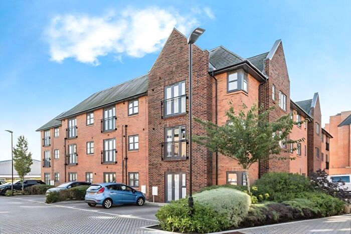 2 Bedroom Apartment For Sale In Lime Tree House, Carter Court, Hook, RG27
