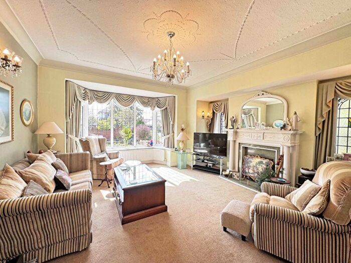 4 Bedroom Detached House For Sale In Victoria Road West, Thornton-Cleveleys, FY5