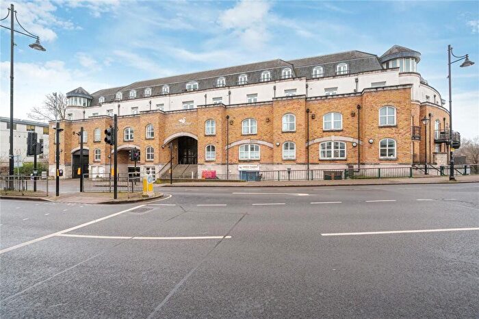 1 Bedroom Flat To Rent In Clarence Street, Clarence Street, Staines-Upon-Thames, Surrey, TW18