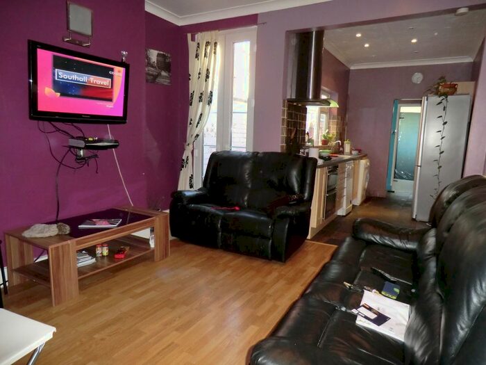 3 Bedroom Terraced House To Rent In Strathmore Avenue, Stoke, Coventry CV1