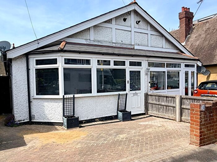 3 Bedroom Semi-Detached Bungalow For Sale In Lyndhurst Avenue, Margate, CT9
