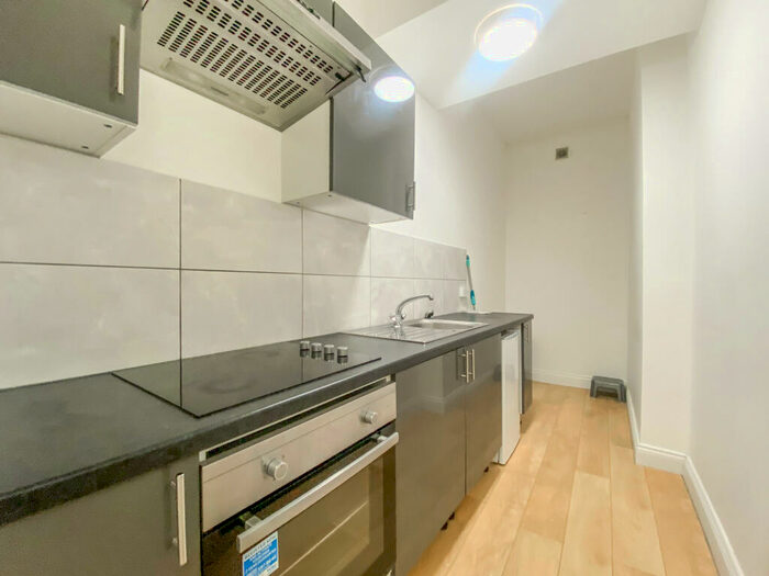 Studio To Rent In Kember Street, Islington, N1