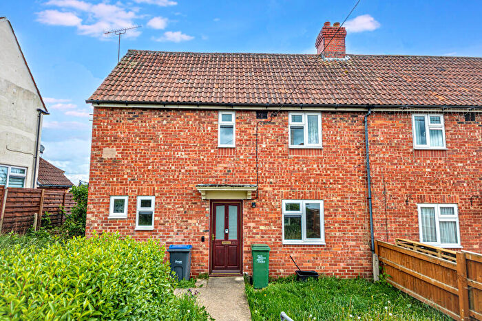3 Bedroom Semi-Detached House For Sale In Vale View, Royal Wootton Bassett, Swindon, SN4