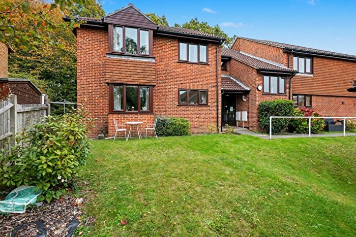 2 Bedroom Flat For Sale In Coppice Court, Hempstead, ME7
