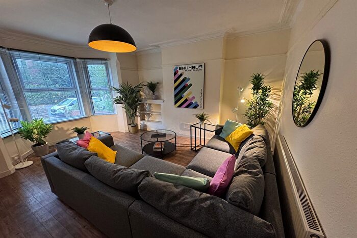 5 Bedroom Semi-Detached House To Rent In Broadgate, Beeston, NG9