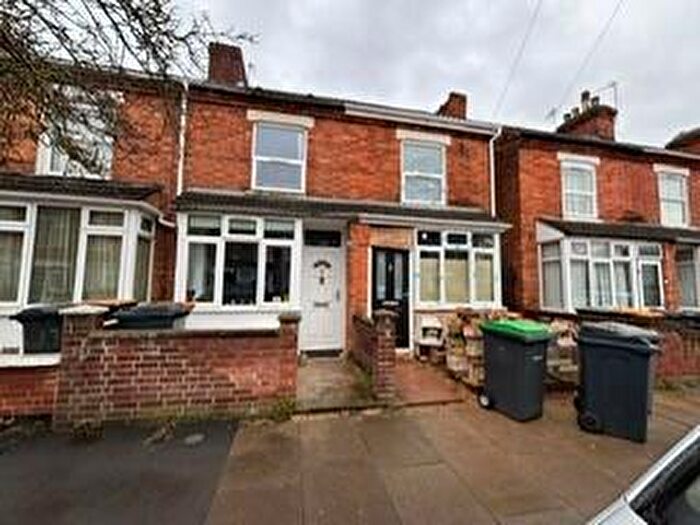 2 Bedroom House To Rent In Queens Park, MK40