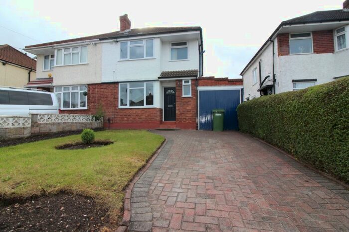 3 Bedroom Semi-Detached House To Rent In Hyde Road, Wednesfield, Wolverhampton, WV11