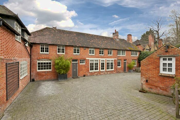 5 Bedroom Detached House To Rent In Green Lane, Cobham, Surrey, KT11