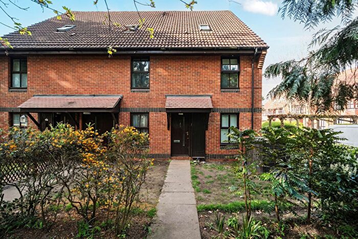 2 Bedroom Maisonette For Sale In Badgers Close, Woking, GU21