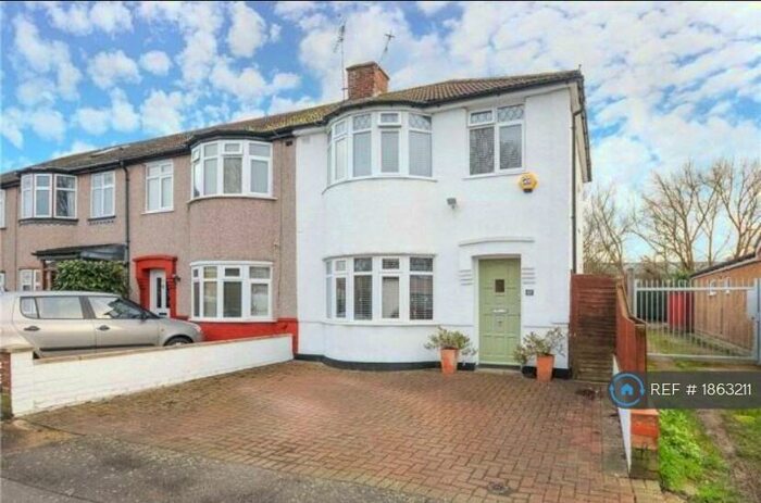 2 Bedroom End Of Terrace House To Rent In Lea Crescent, Ruislip, HA4