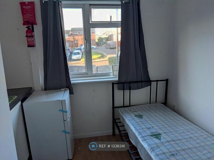 Studio To Rent In Union Road, Northolt, UB5