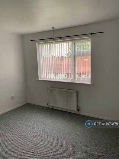 2 Bedroom Flat To Rent In Humphreys Hey, Liverpool, L23