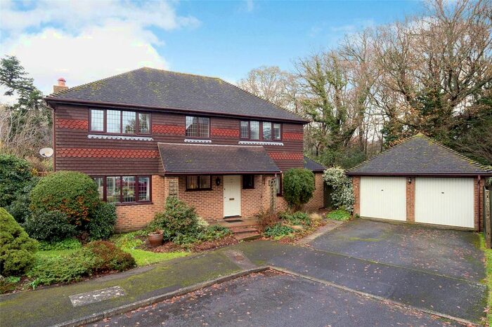 4 Bedroom Detached House For Sale In Sheringham Close, Staplecross, Robertsbridge, East Sussex, TN32