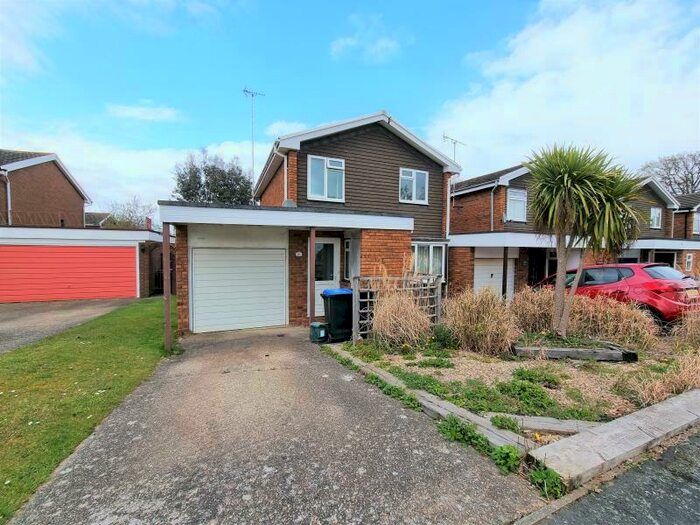 4 Bedroom Detached House To Rent In Woking, Surrey, GU21