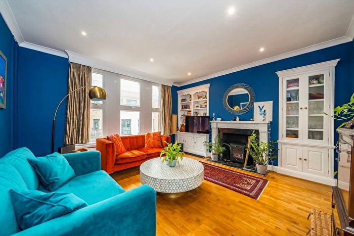 3 Bedroom Flat For Sale In Landor Road, Clapham, SW9
